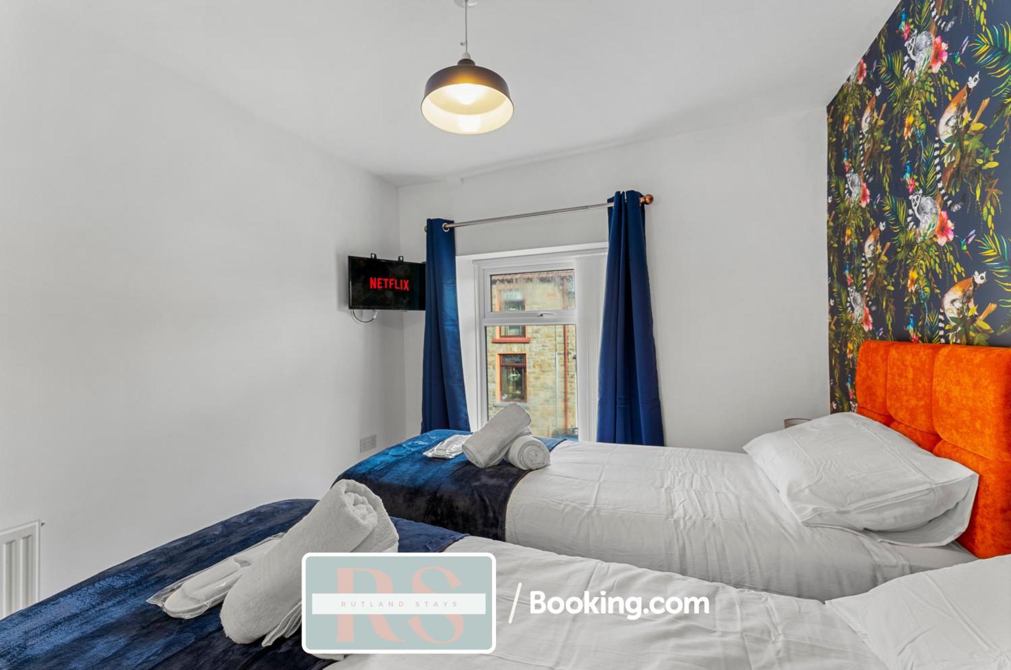 Contractors Accommodation South Wales By Rutland Stays Short Lets & Serviced Accommodation Pentre Treorky Zewnętrze zdjęcie